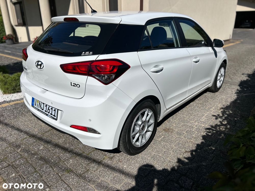 Hyundai i20 blue 1.2 Trend - 6