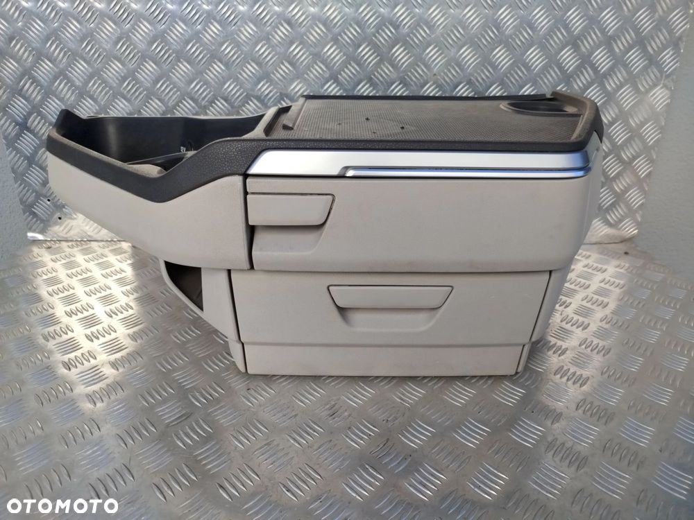 PÓŁKA SZUFLADA KOKPITU NA TUNEL ŚRODKOWY SCANIA R NTG - 2