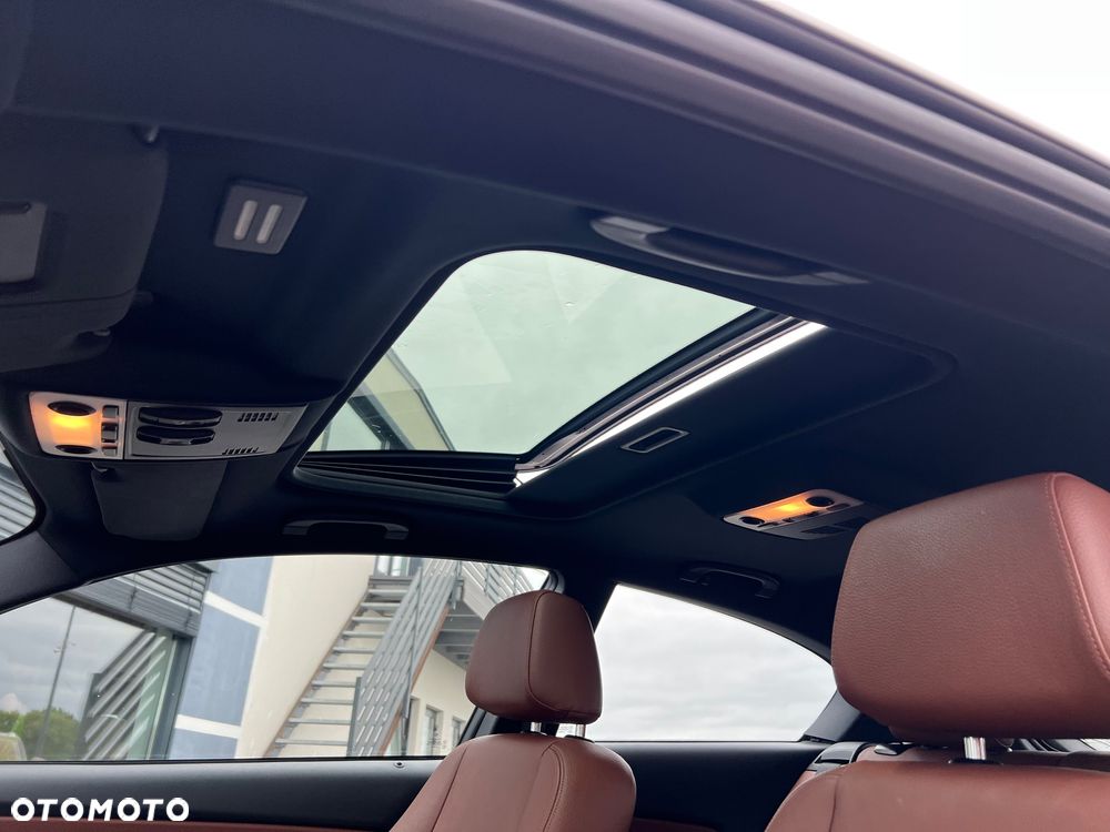 BMW Seria 1 123d - 17