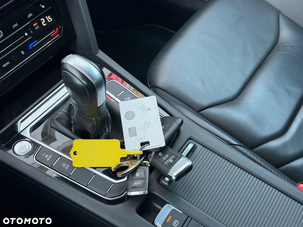 Volkswagen Arteon 2.0 TDI SCR 4Motion DSG R-Line - 40