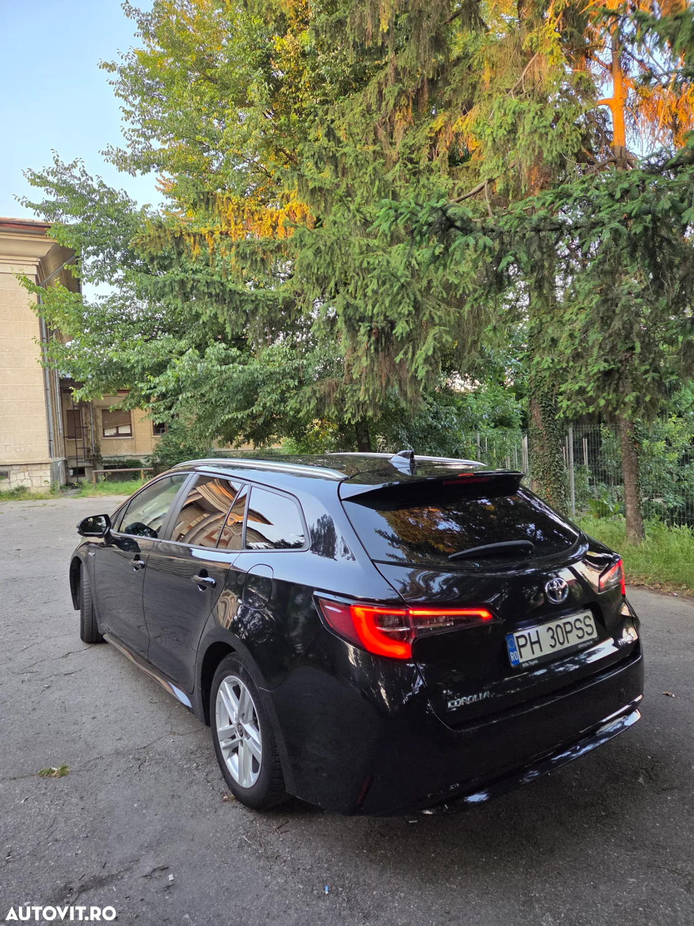 Toyota Corolla 1.8 HSD Business - 10
