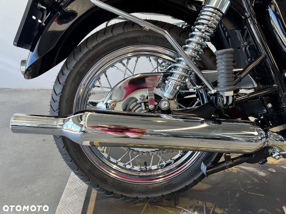 Triumph Bonneville - 16