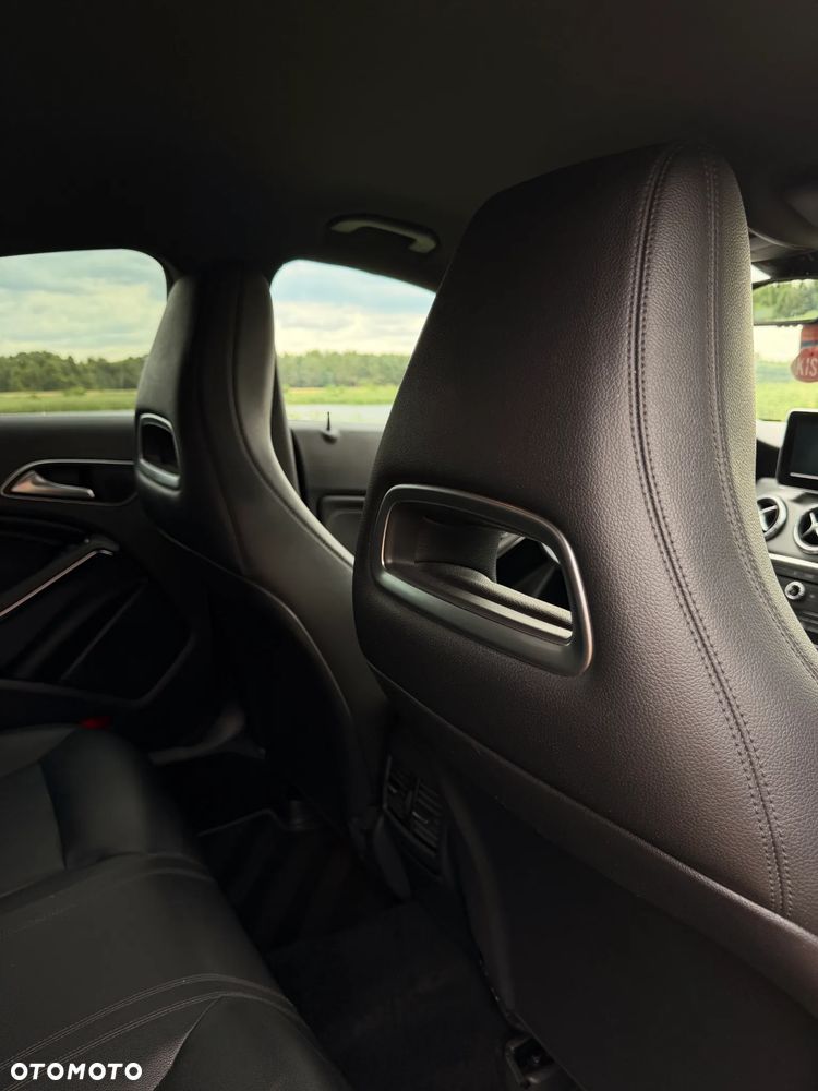 Mercedes-Benz CLA 250 4Matic 7G-DCT AMG Line - 15