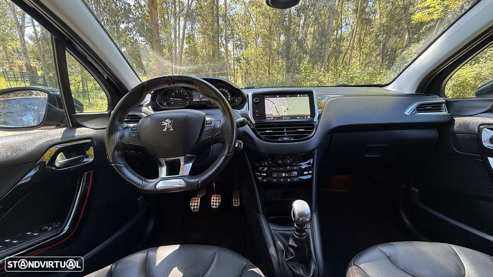 Peugeot 208 1.2 PureTech GT Line - 31