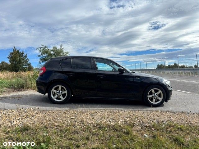 BMW Seria 1 2006 photo 3