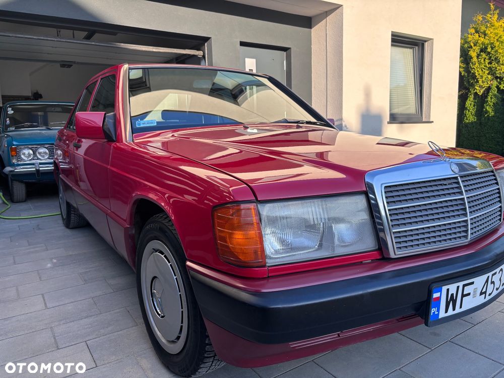 Mercedes-Benz W201 (190) - 1