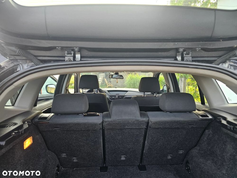 BMW X1 xDrive18d - 11