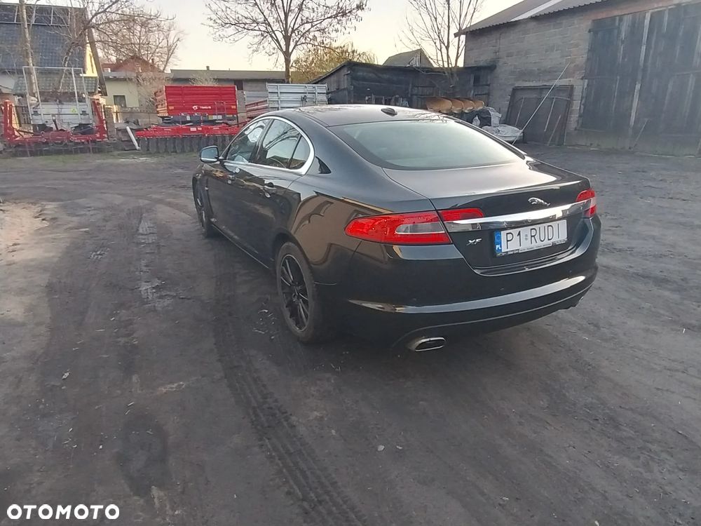 Jaguar XF 3.0 V6 Luxury - 4