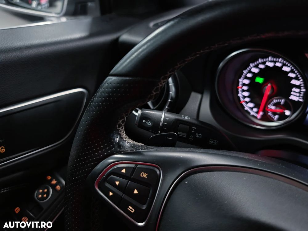 Mercedes-Benz CLA Shooting Brake 180 d 7G-DCT - 24