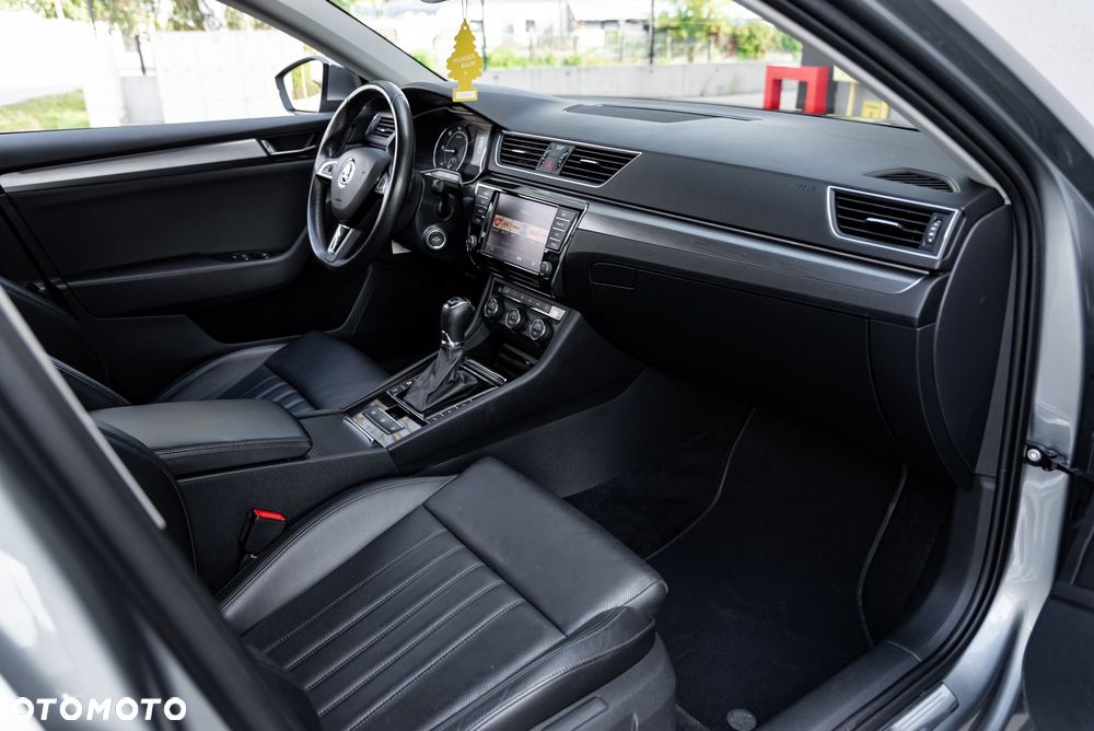 Skoda Superb 2.0 TDI 4x4 L&K DSG - 25