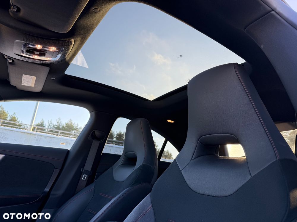 Mercedes-Benz CLA 250 e PHEV AMG Line 8G-DCT - 17