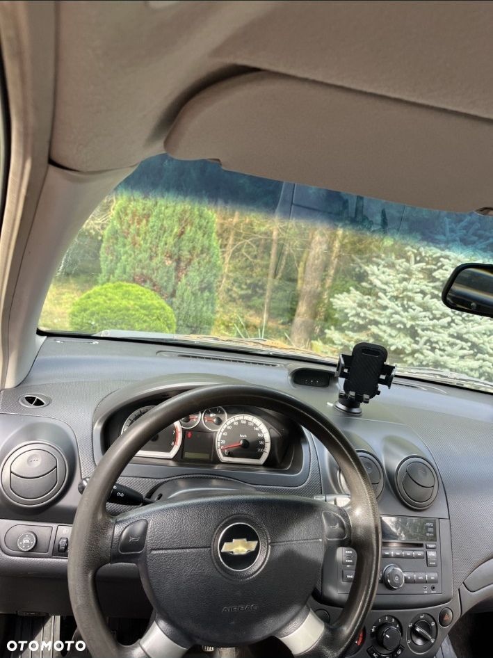 Chevrolet Aveo 2012 photo 4