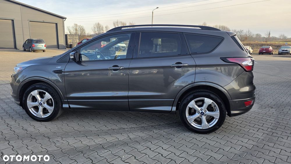 Ford Kuga 1.5 EcoBoost 2x4 ST-Line - 4