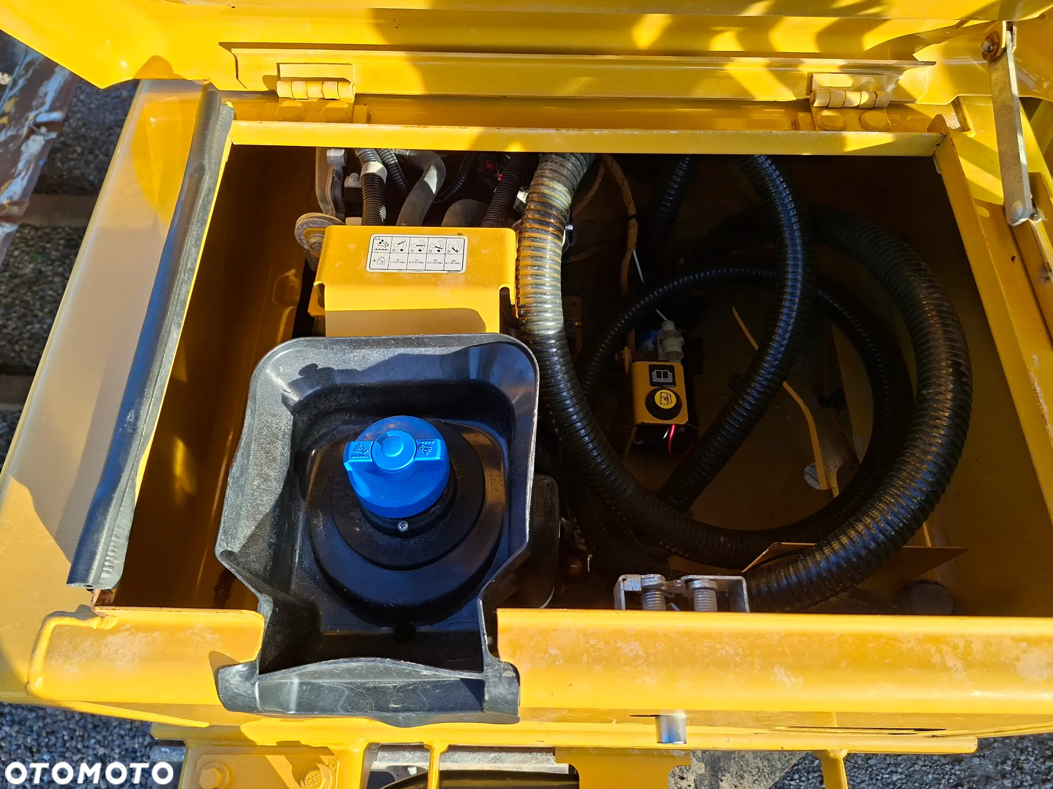 Caterpillar CAT 323 FL - 26