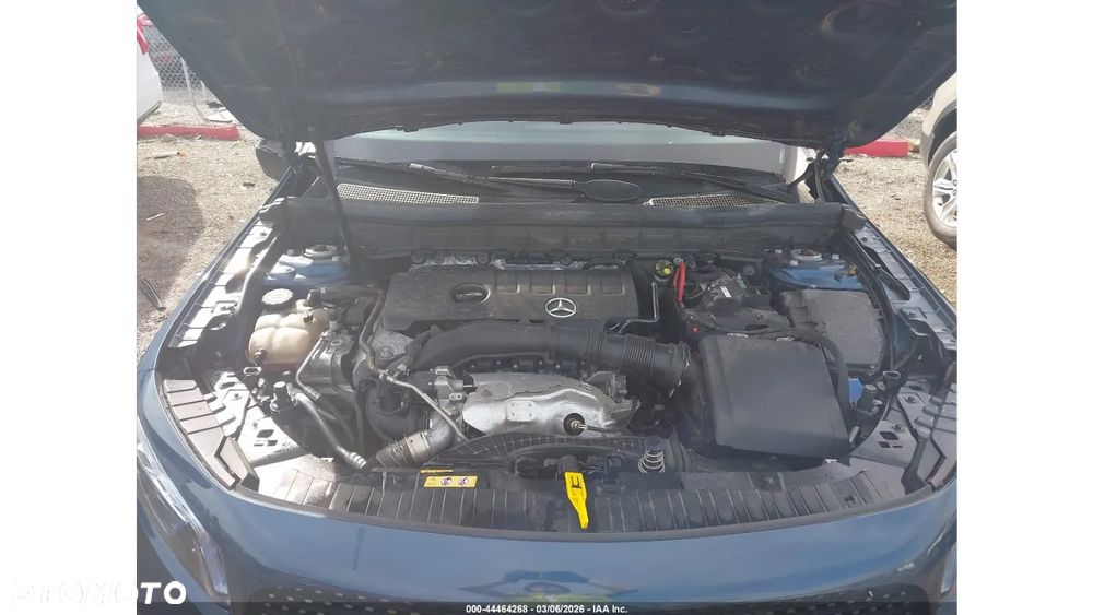 Mercedes-Benz GLB 250 8G-DCT AMG Line - 13