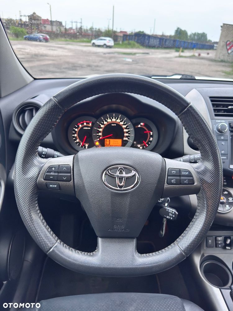 Toyota RAV4 - 30