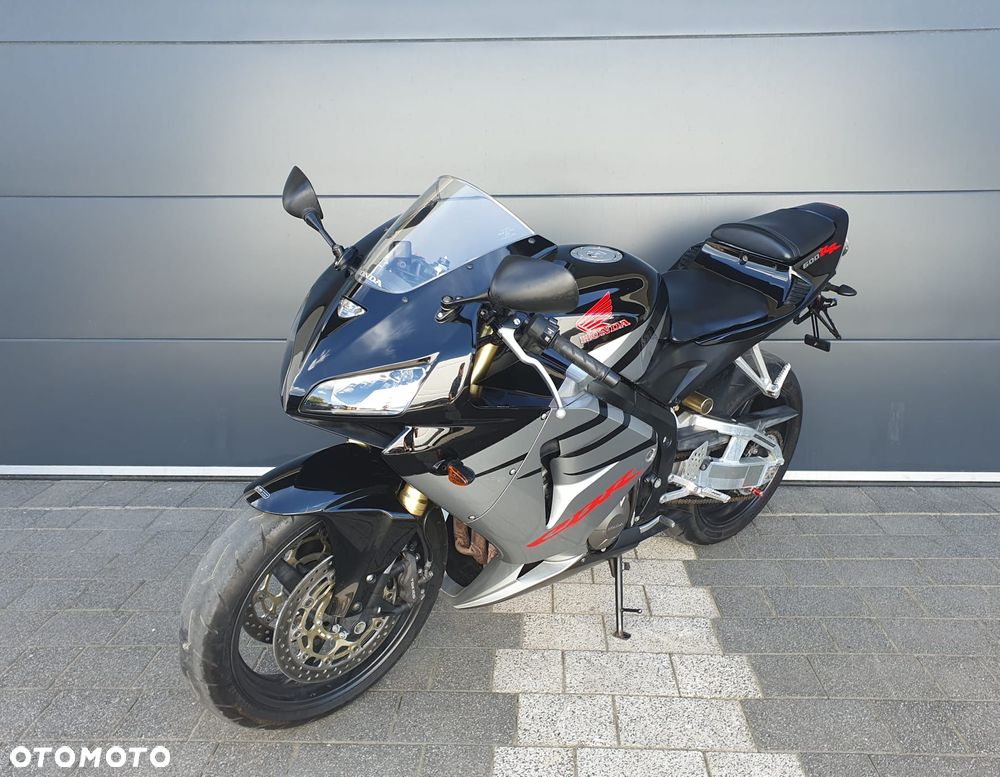 Honda CBR - 1