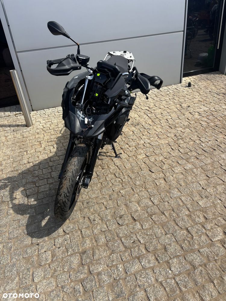 BMW F - 6