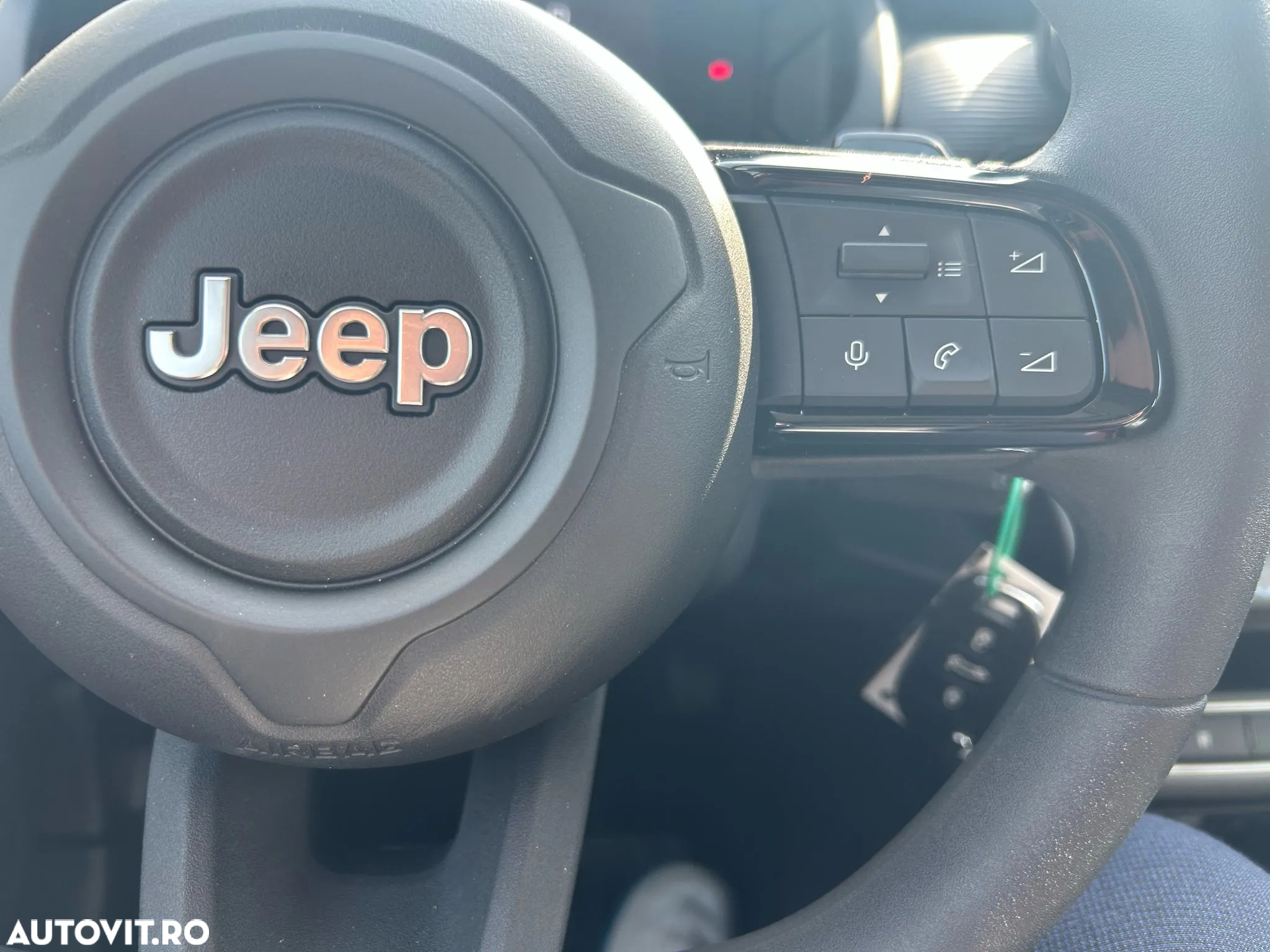 Jeep Avenger 1.2 AT6 Turbo MHEV Longitude - 11