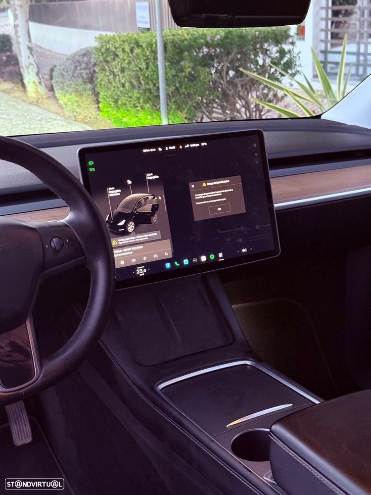 Tesla Model Y Long Range Dual Motor AWD - 14