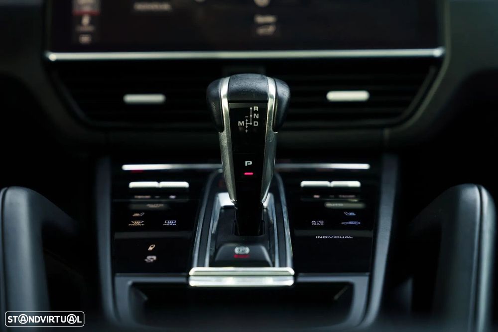 Porsche Cayenne Coupé E-Hybrid Platinum Edition - 33