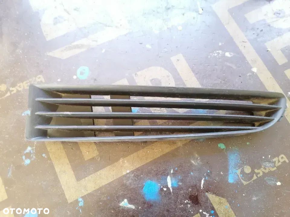 Atrapa Zaślepka Kratka Zderzaka Lewa Audi A8 D2 94-98 - 1