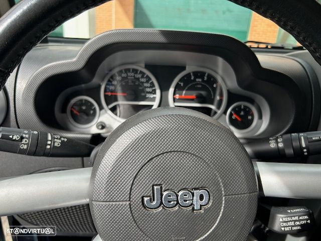 Jeep Wrangler Unlimited 2.8 CRD ATX Sahara Limited - 38
