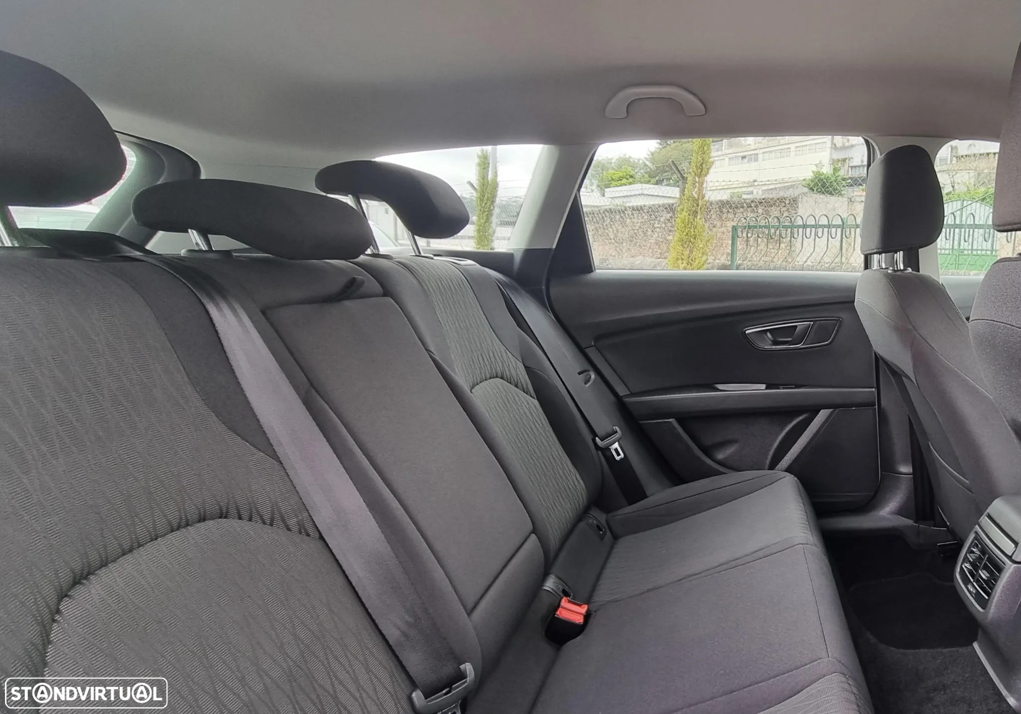 SEAT Leon ST 1.6 TDI Reference Ecomotive - 18