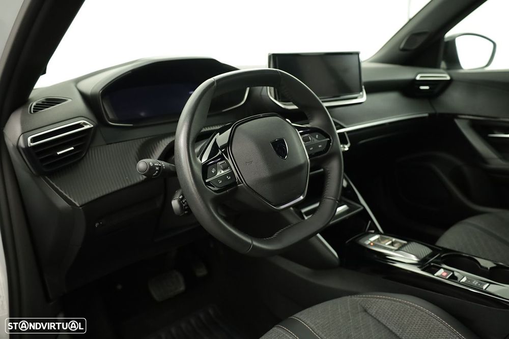 Peugeot 2008 1.2 PureTech Allure EAT8 - 7