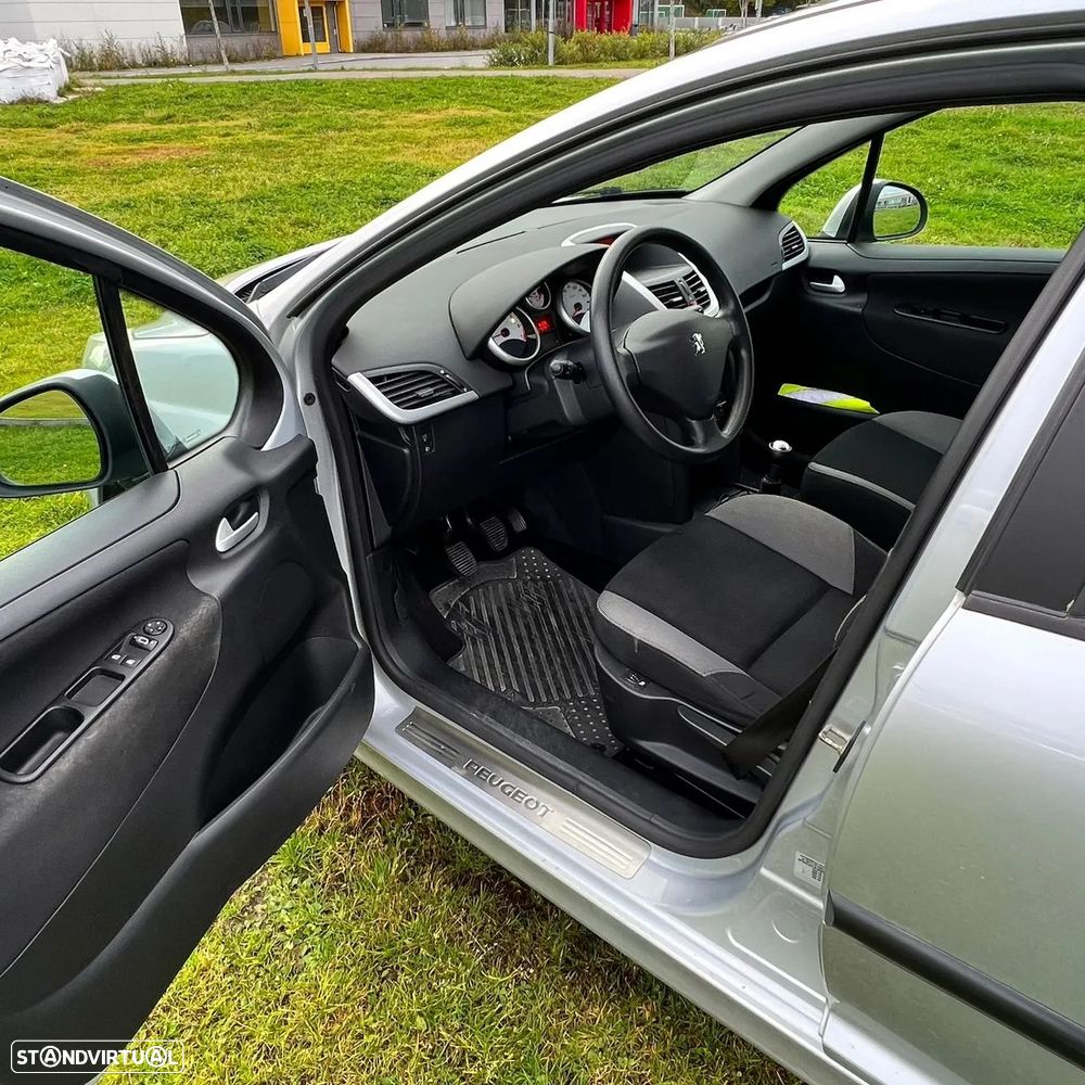 Peugeot 207 90 HDi FAP (Blue Lion) Sport - 1
