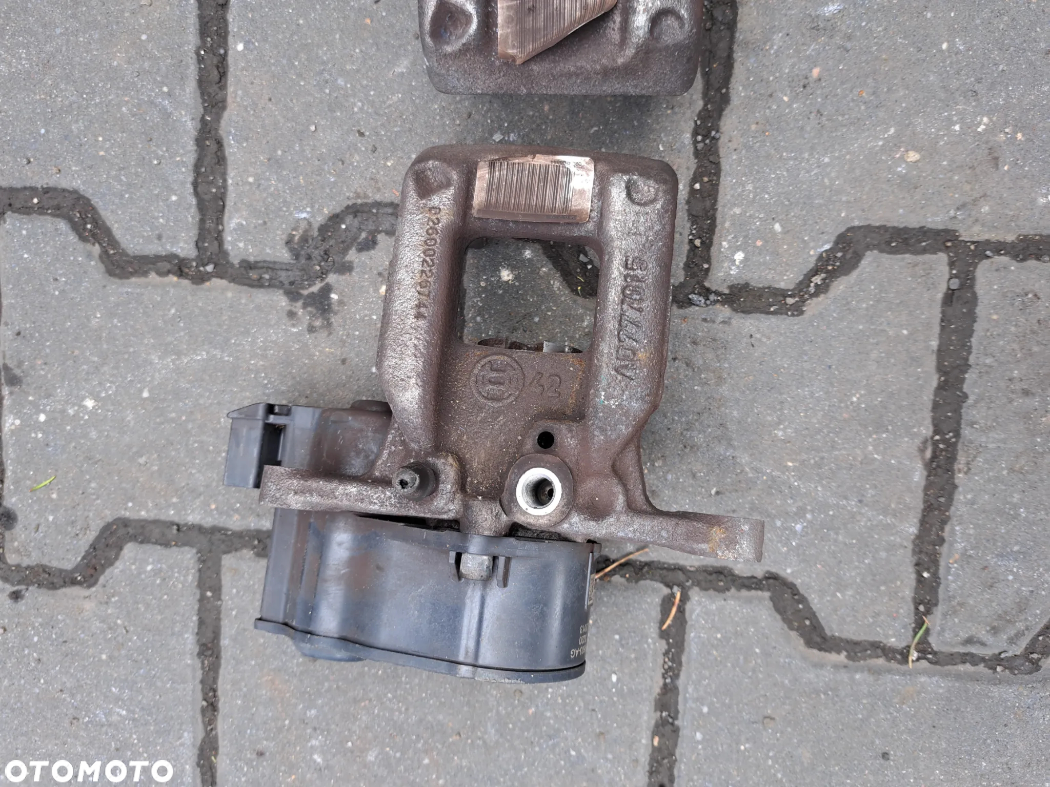 Peugeot 308 T9 Zacisk lewy tył prawy tył elektryczny Citroen C4 picasso II - 3