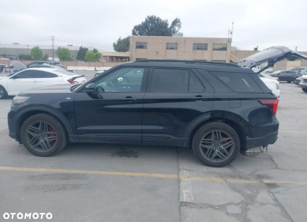 Ford Explorer - 4
