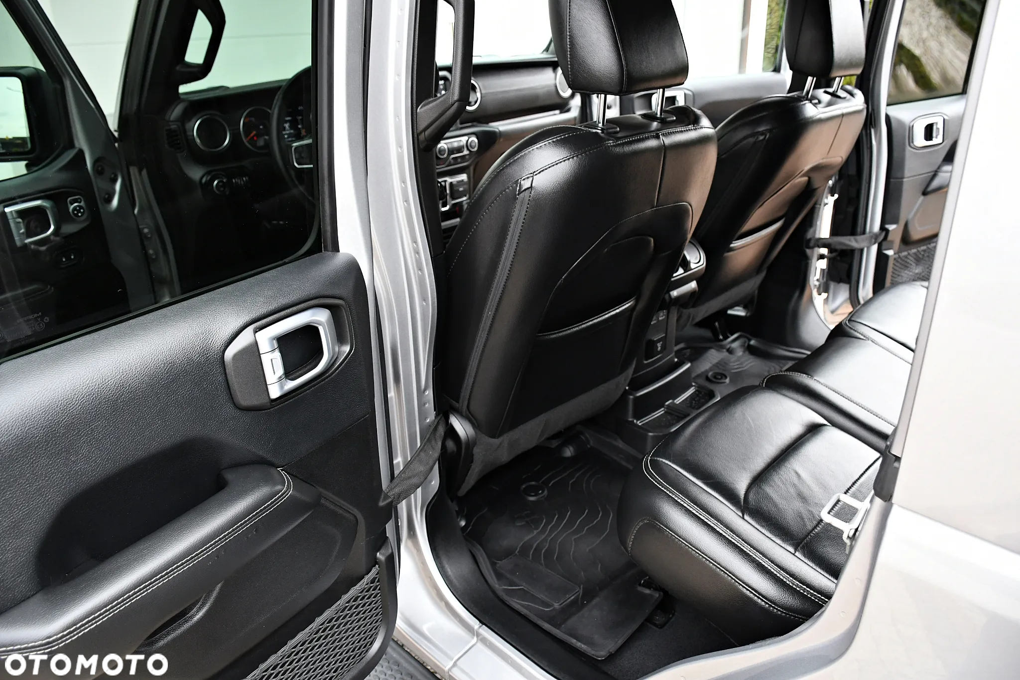 Jeep Wrangler Unlimited GME 2.0 Turbo Sahara - 26