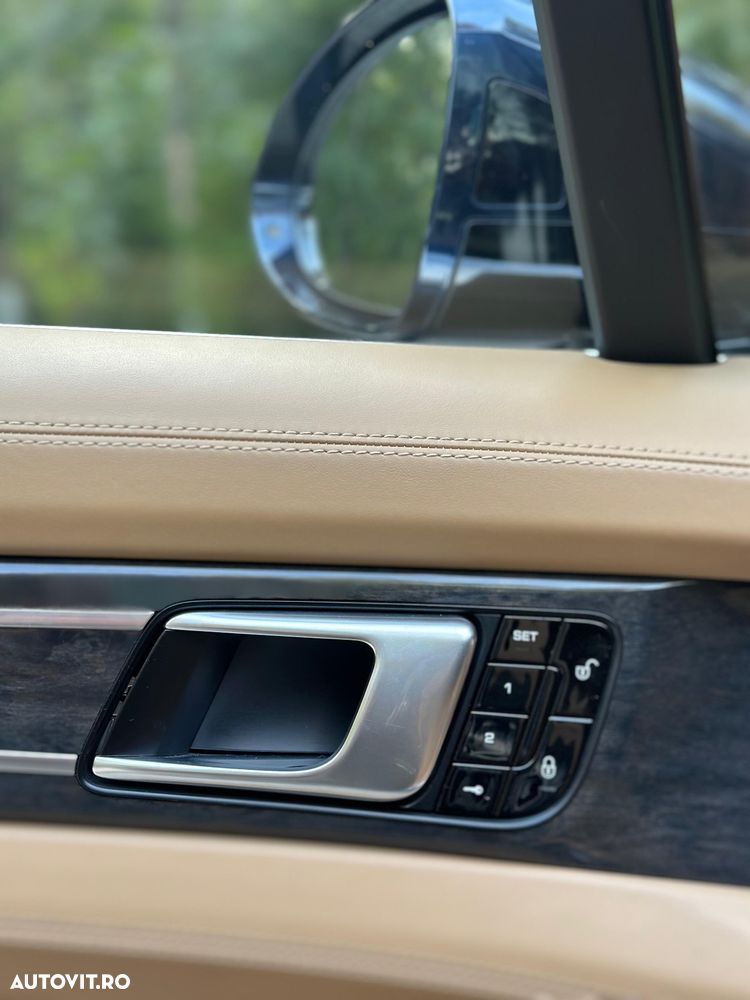 Porsche Panamera 4S - 11