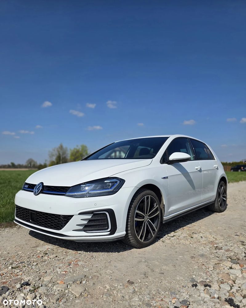 Volkswagen Golf - 17