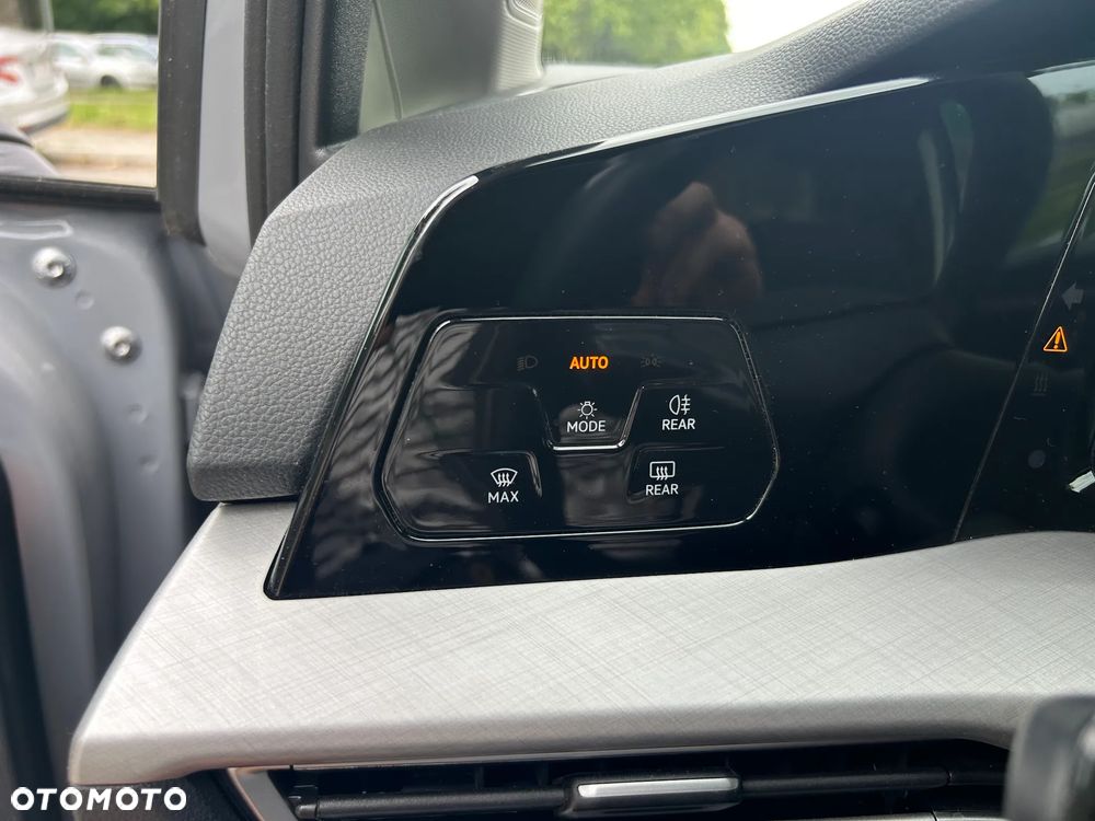Volkswagen Golf 1.5 TSI Life Plus - 35