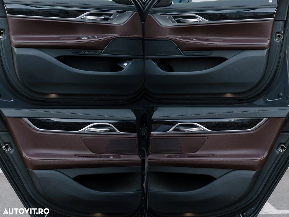 BMW Seria 7 730d xDrive MHEV - 18