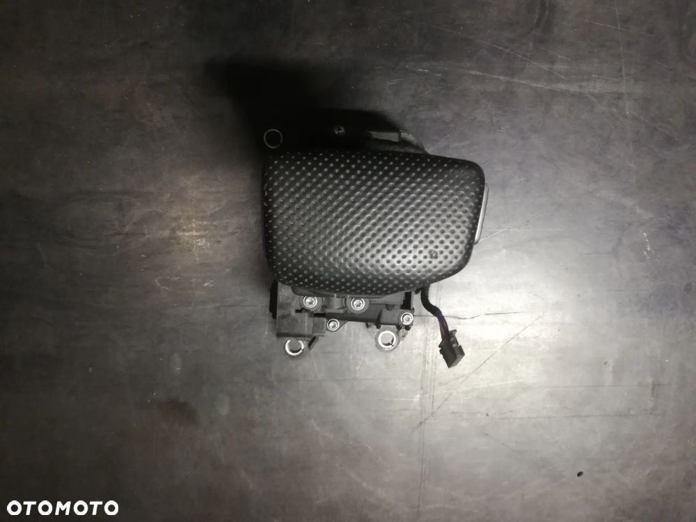 AUDI A4 B9 LEWAREK WYBIERAK BIEGÓW 8W2713041G - 1