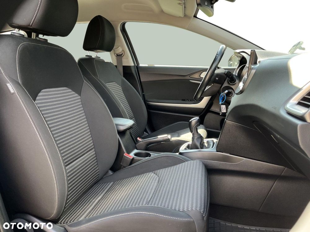 Kia Ceed - 22