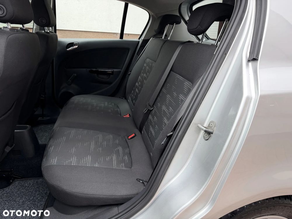 Opel Corsa 1.2 16V Essentia - 22