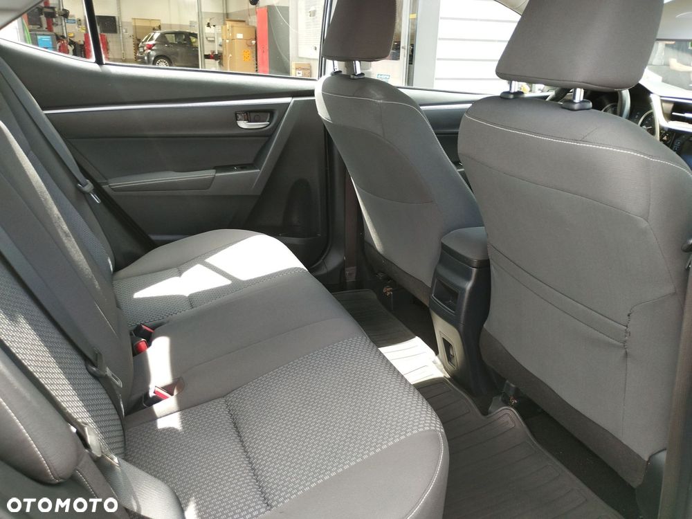 Toyota Corolla 1.6 Comfort - 12