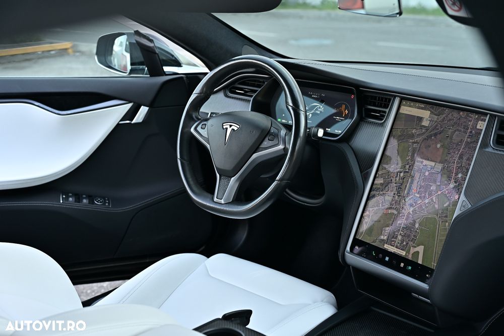Tesla Model S - 22