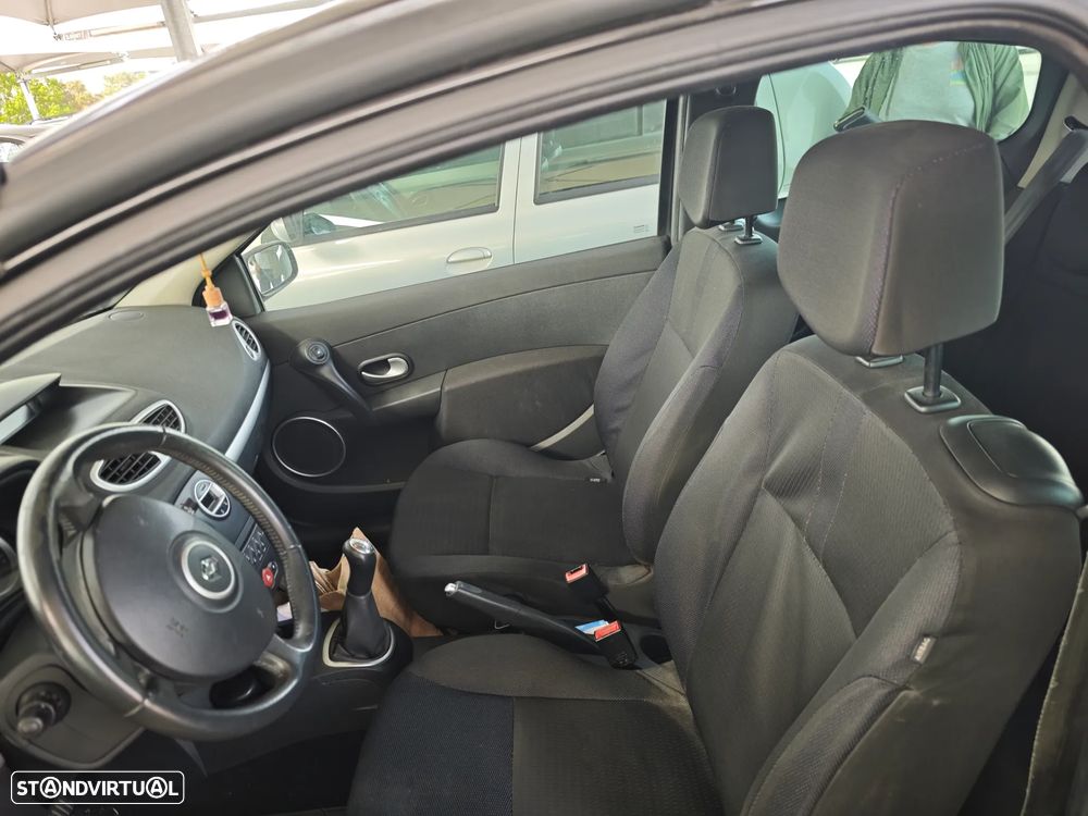 Renault Clio 1.5 dCi Dynamique S - 9