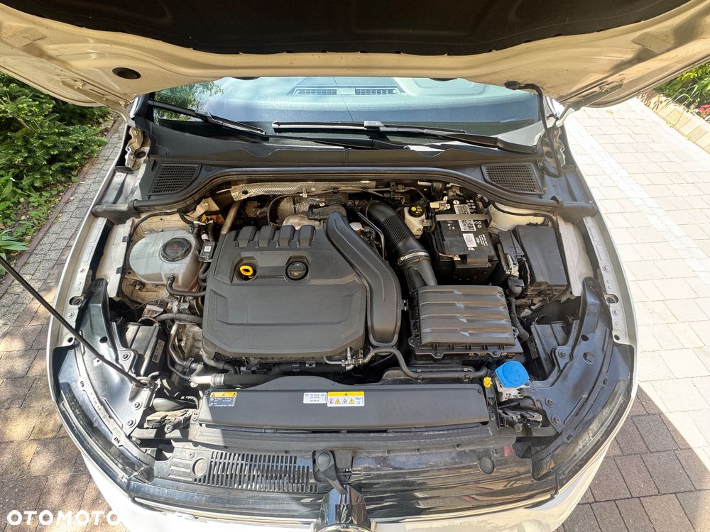 Volkswagen Golf 1.5 eTSI mHEV R-Line Plus DSG - 26