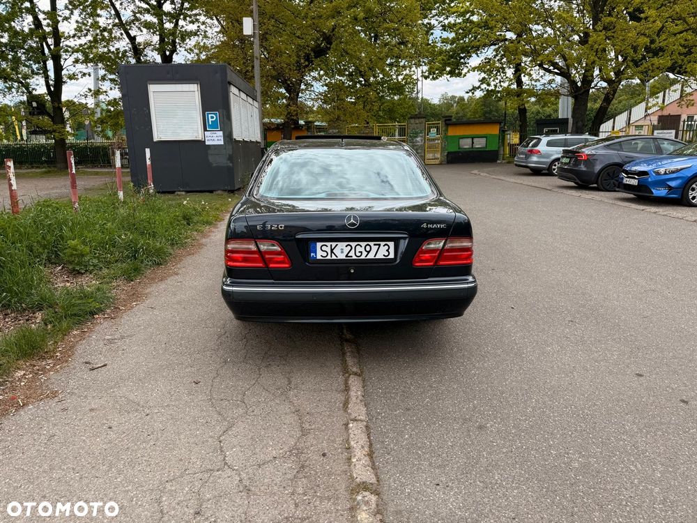 Mercedes-Benz Klasa E 320 4-Matic Elegance - 2