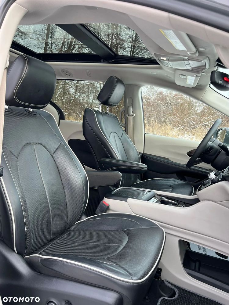 Chrysler Pacifica - 27