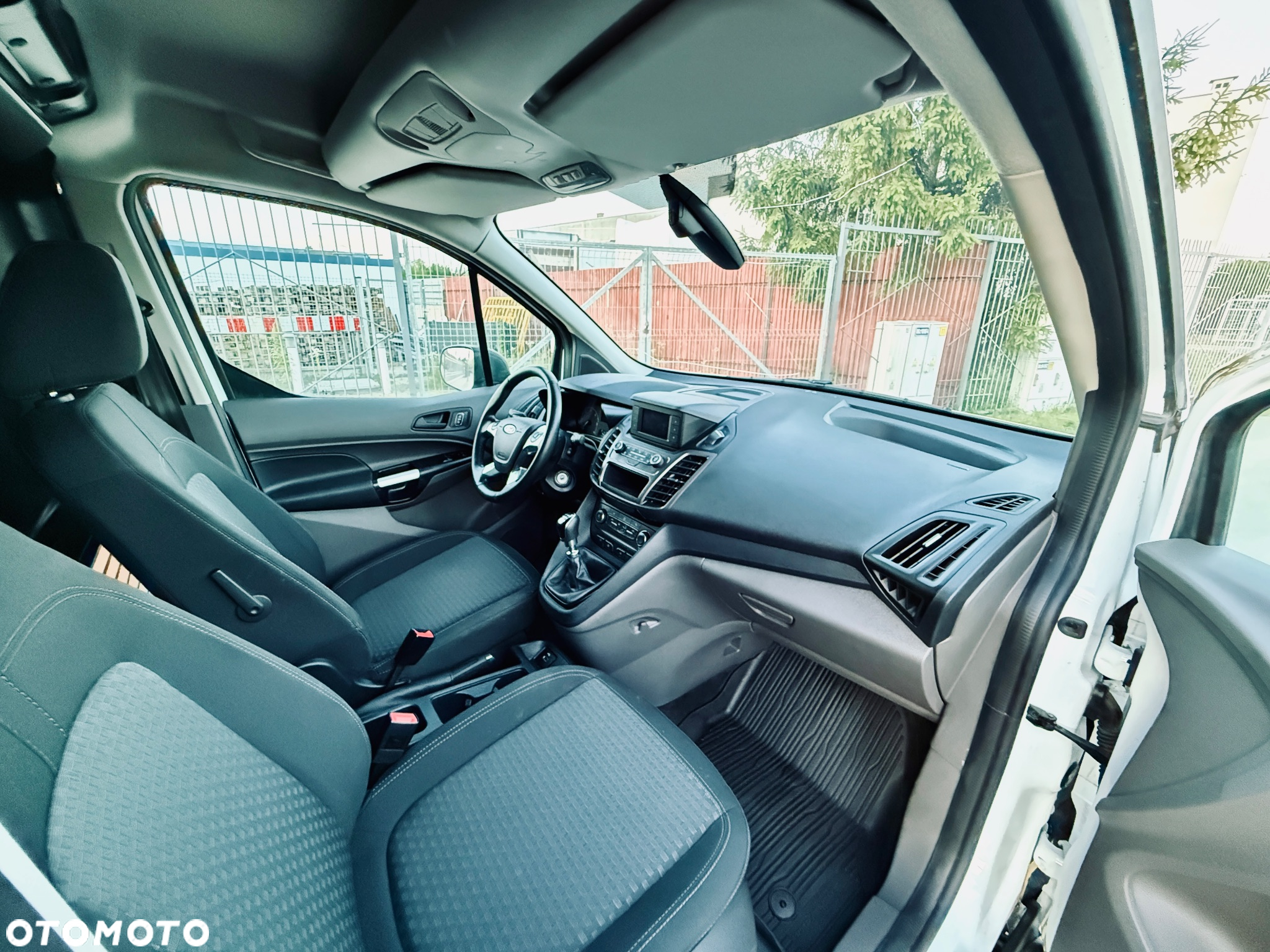 Ford Transit Connect - 13