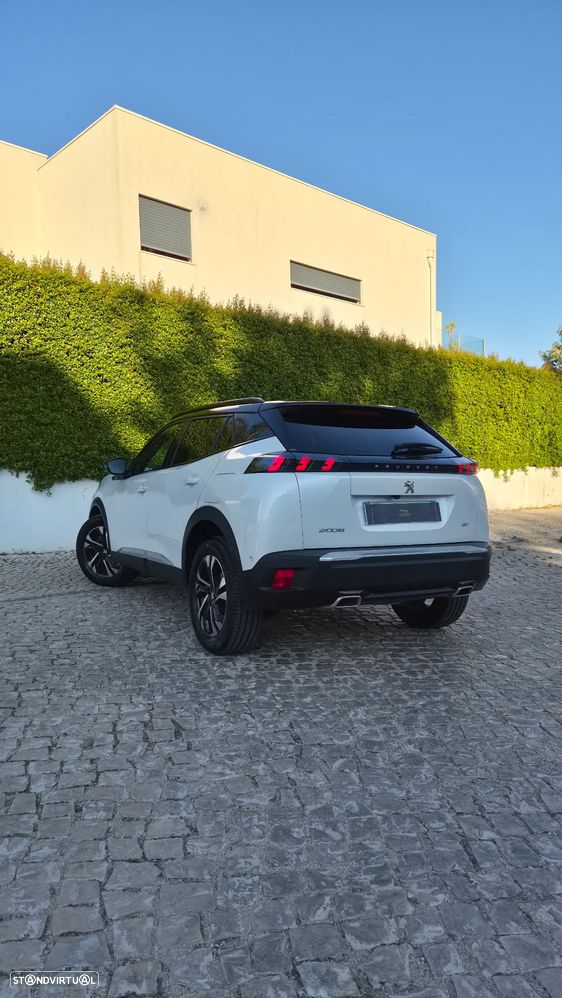 Peugeot 2008 1.2 PureTech GT EAT8 - 4