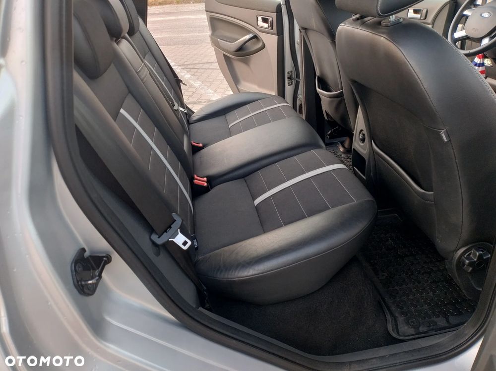 Ford Kuga 2.0 TDCi 4x4 Titanium - 26