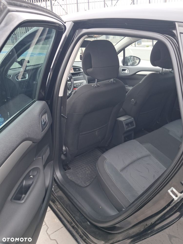 Citroën C4 HDi 110 Attraction - 17